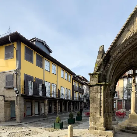 Largo Da Oliveira 아파트 귀마레스