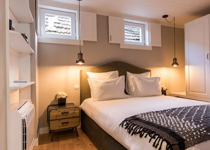 Largo Da Oliveira 아파트 4*