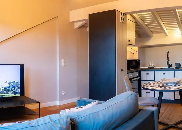 Largo Da Oliveira 4*