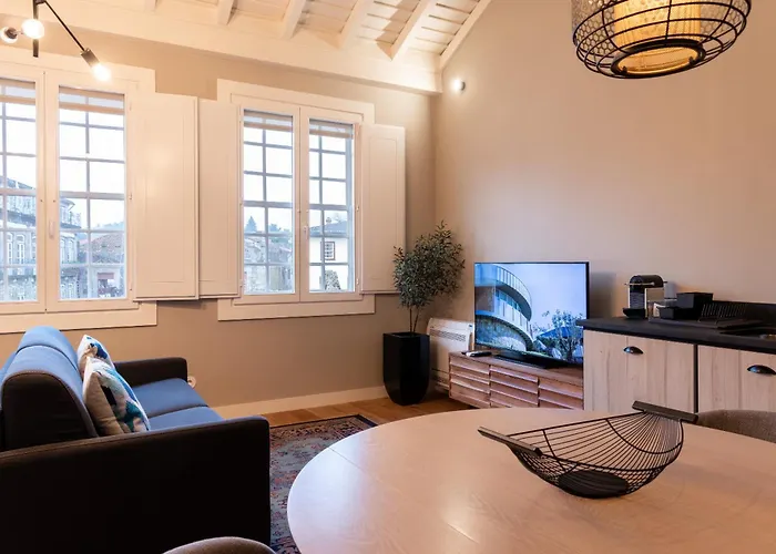 Largo Da Oliveira 아파트 귀마레스